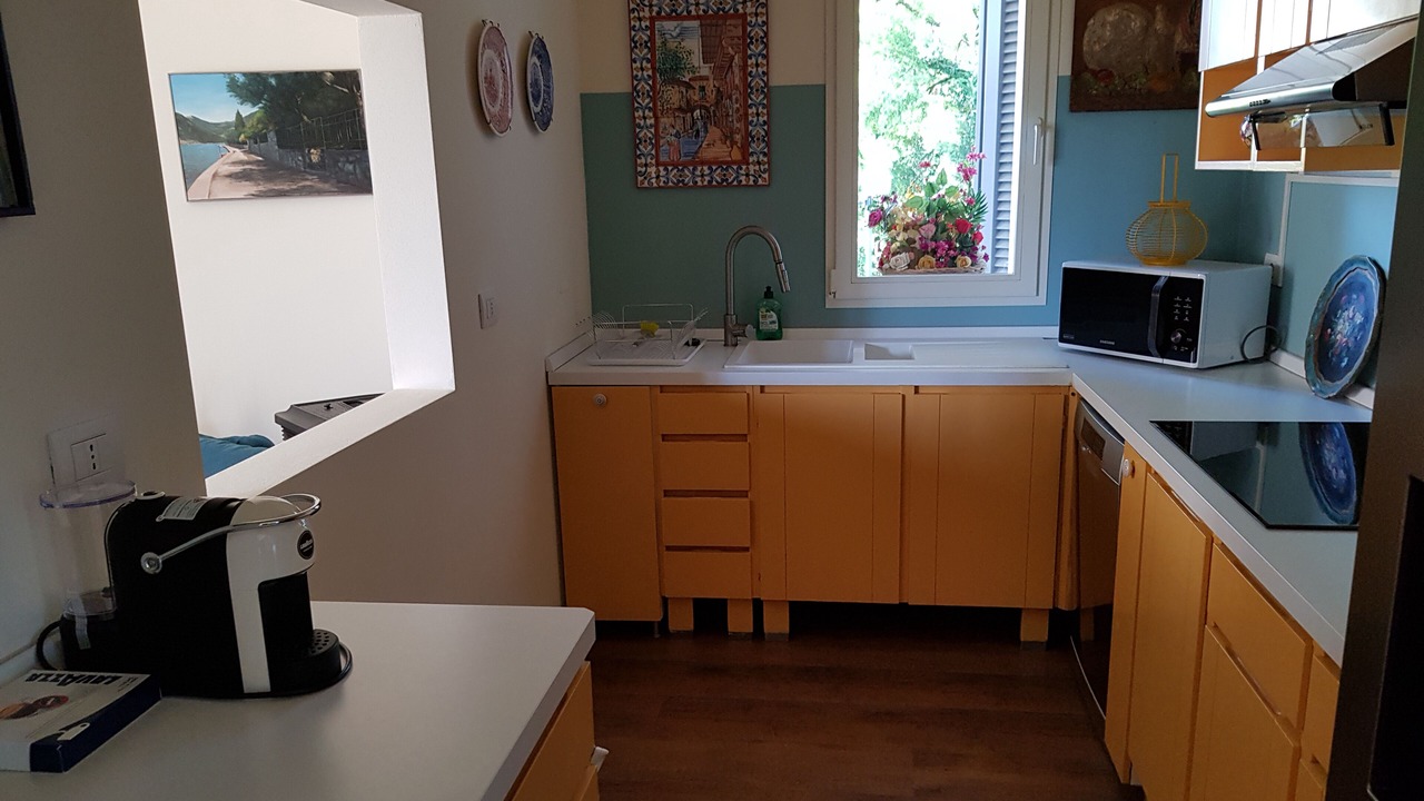Photo of Kitchen in Sale Marasino