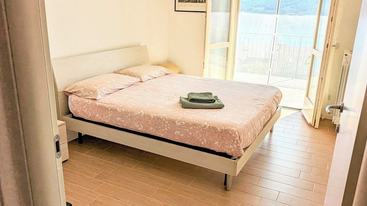 Photo of Bedroom in Tavernola Bergamasca