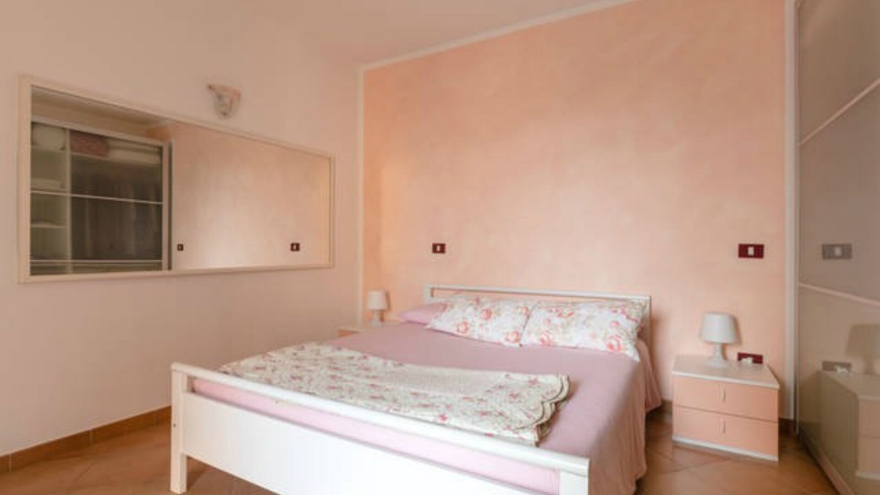 Photo of Bedroom in Toscolano Maderno