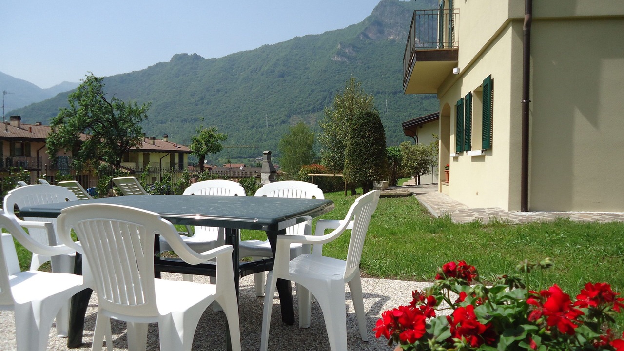 Photo of Outdoor in Crone