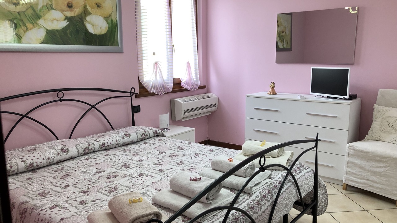 Photo of Bedroom in Roe Volciano