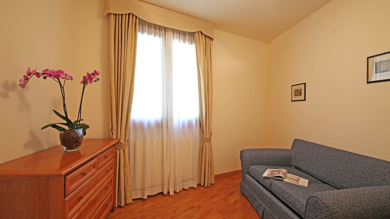 Photo of Bedroom in Gardone Riviera