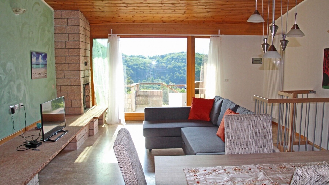 Photo of Livingroom in Tremosine