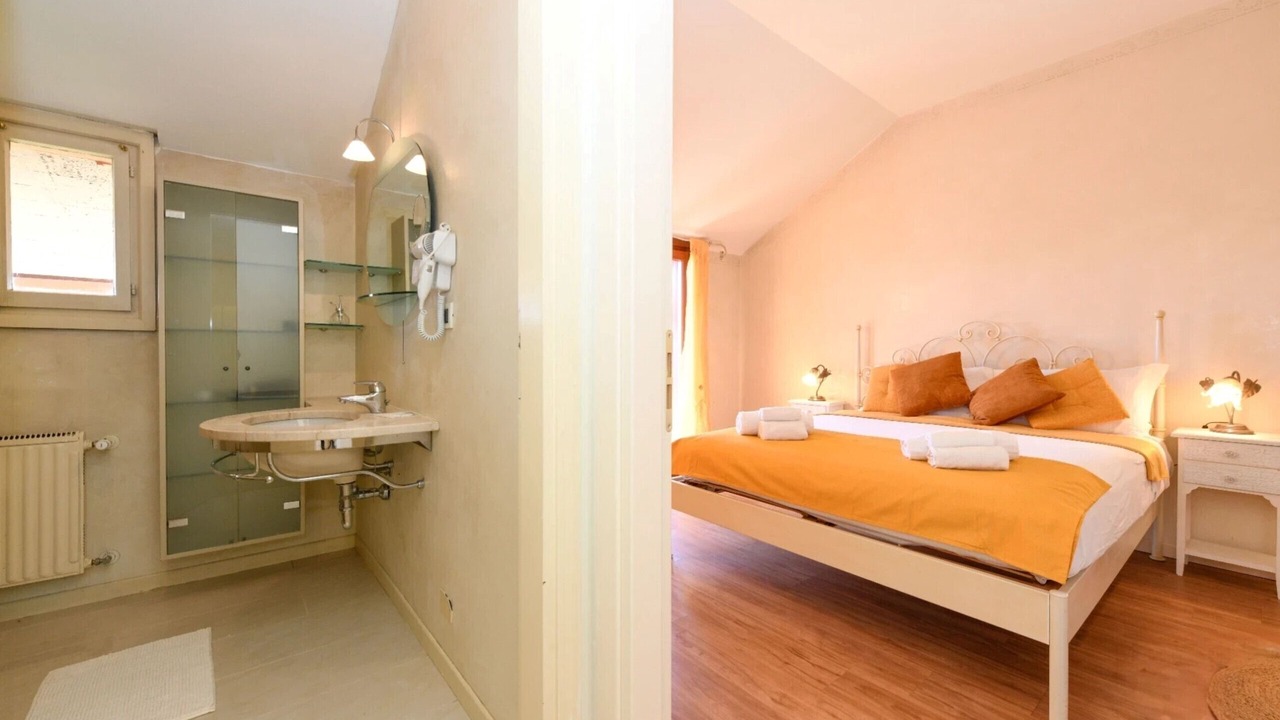 Photo of Bedroom in Sirmione
