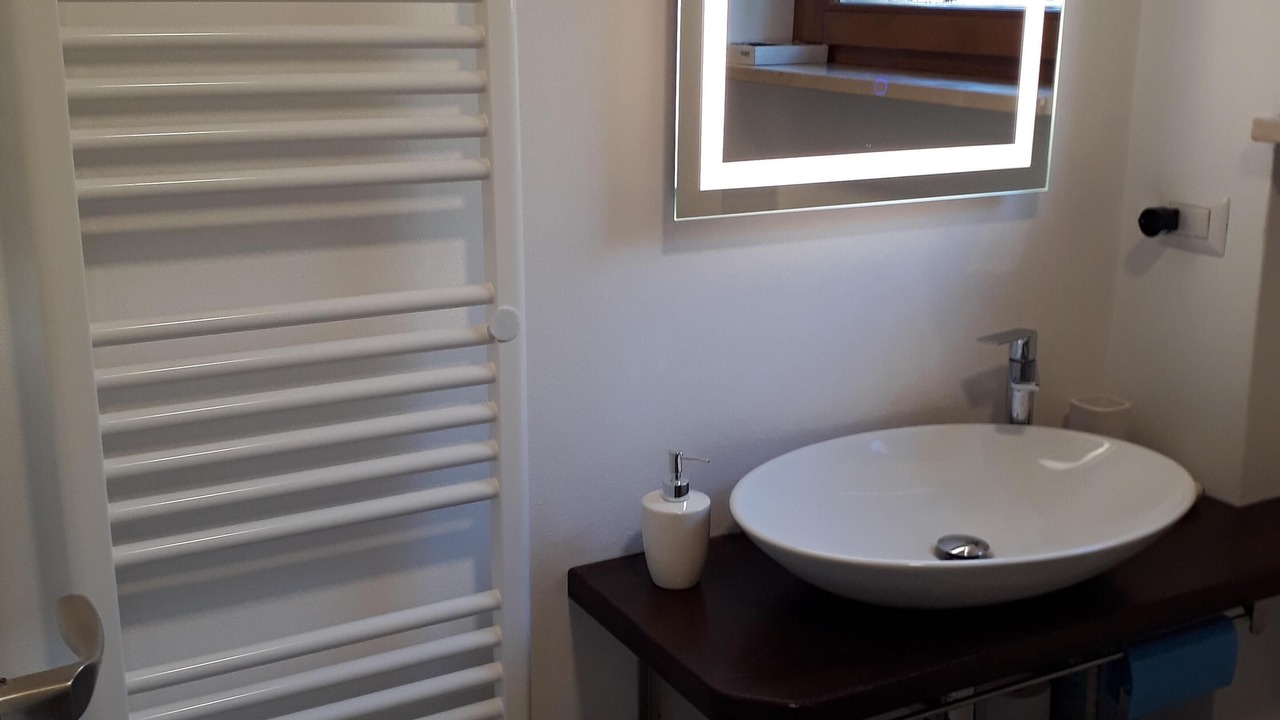 Photo of Bathroom in Calozzo