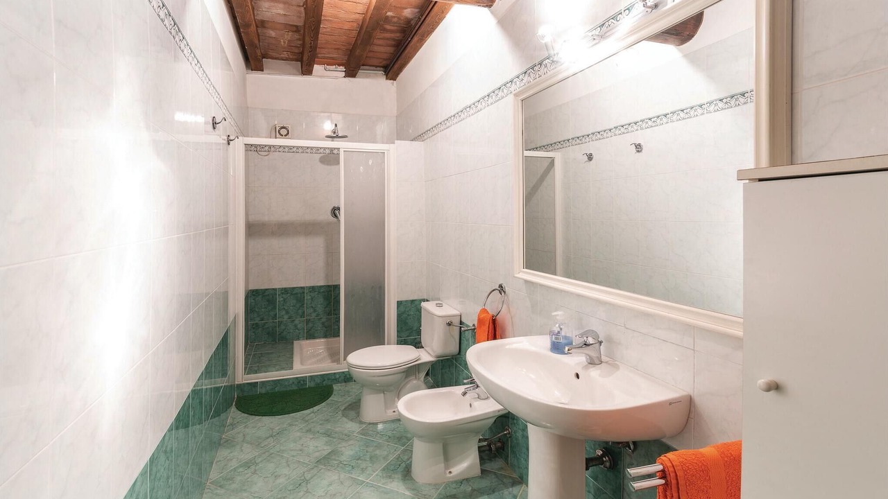 Photo of Bathroom in Goito