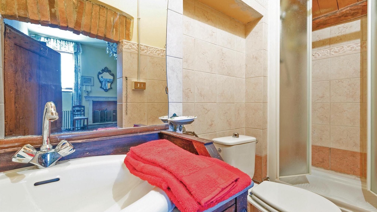 Photo of Bathroom in Goito