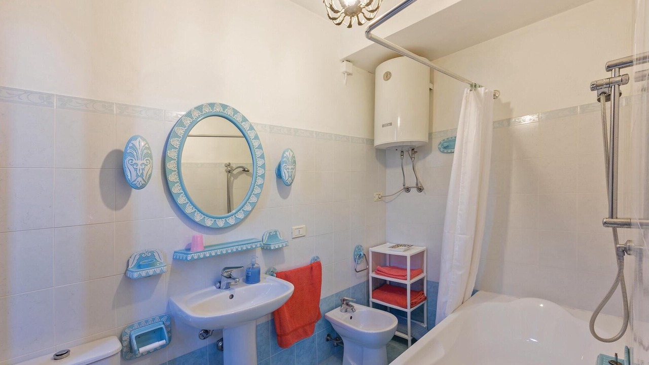 Photo of Bathroom in Goito