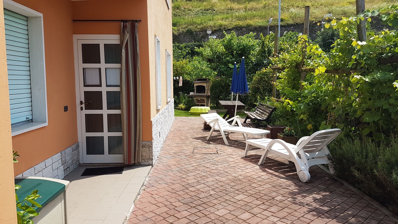 Photo of Patio Balcony in Sale Marasino