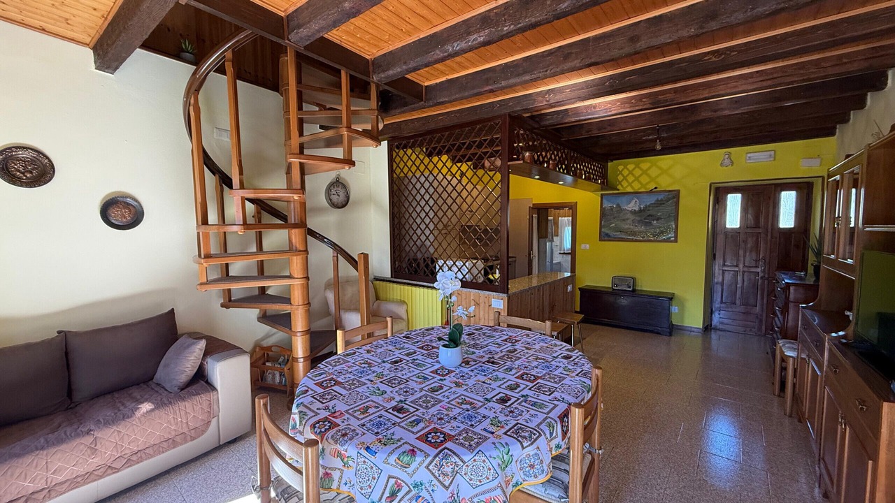 Photo of Livingroom in Pregasio