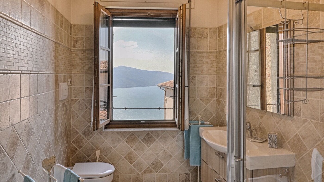 Photo of Bathroom in Oldesio
