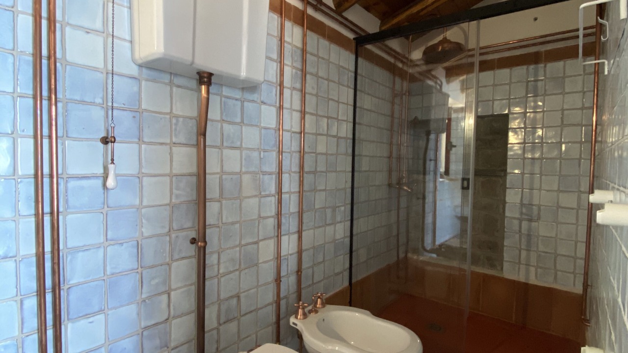 Photo of Bathroom in Sale Marasino