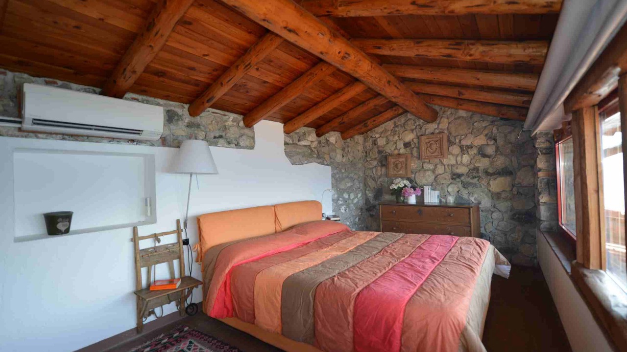 Photo of Bedroom in Sale Marasino