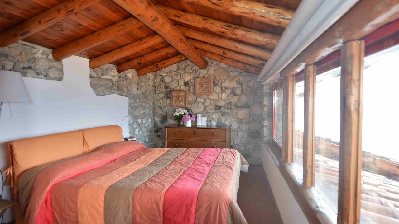 Photo of Bedroom in Sale Marasino