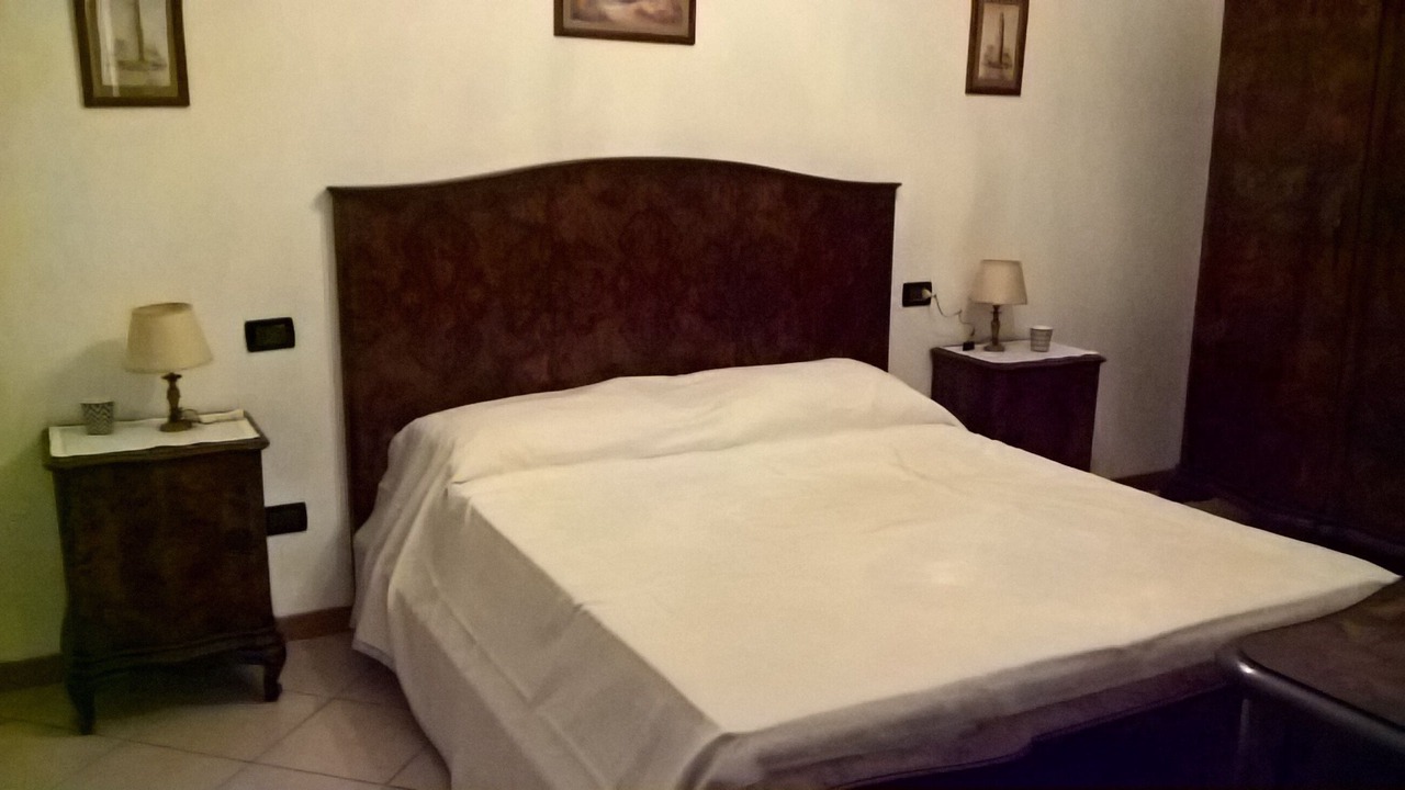 Photo of Bedroom in Sale Marasino