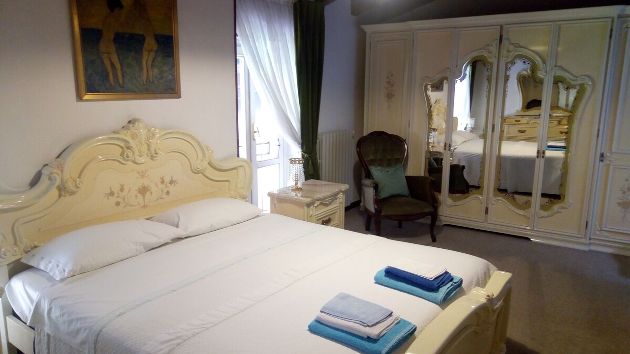 Photo of Bedroom in Iseo