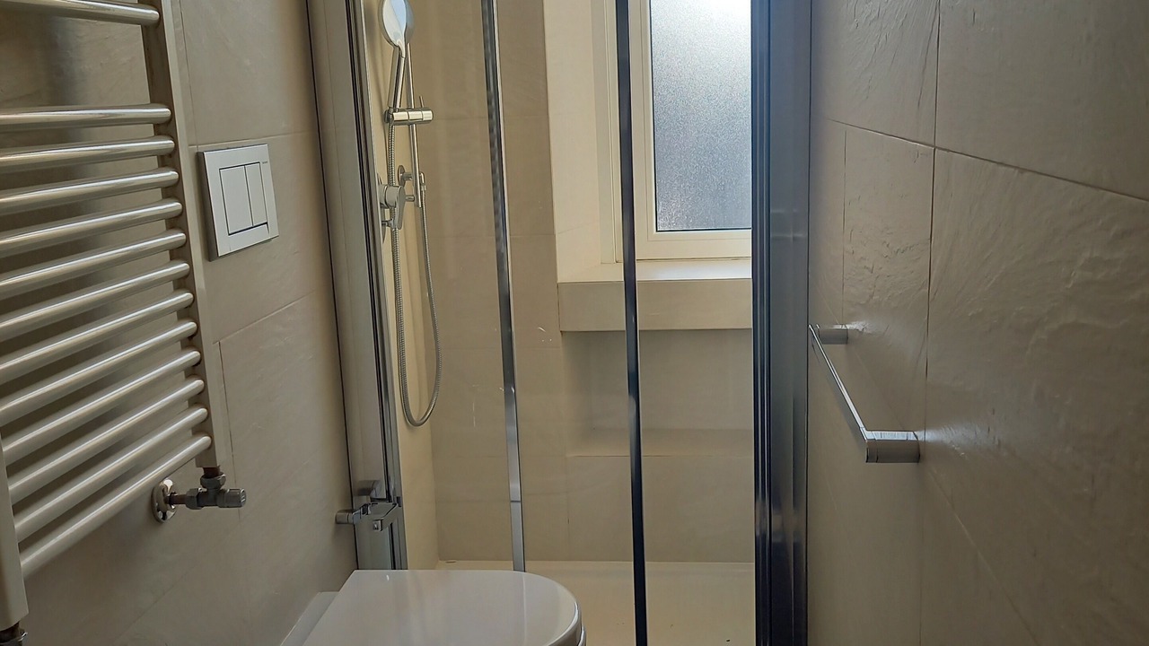 Photo of Bathroom in Tricolore