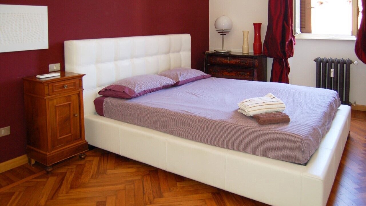Photo of Bedroom in Magenta