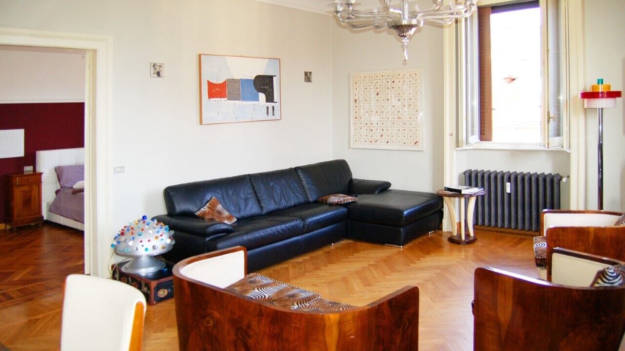 Photo of Livingroom in Magenta