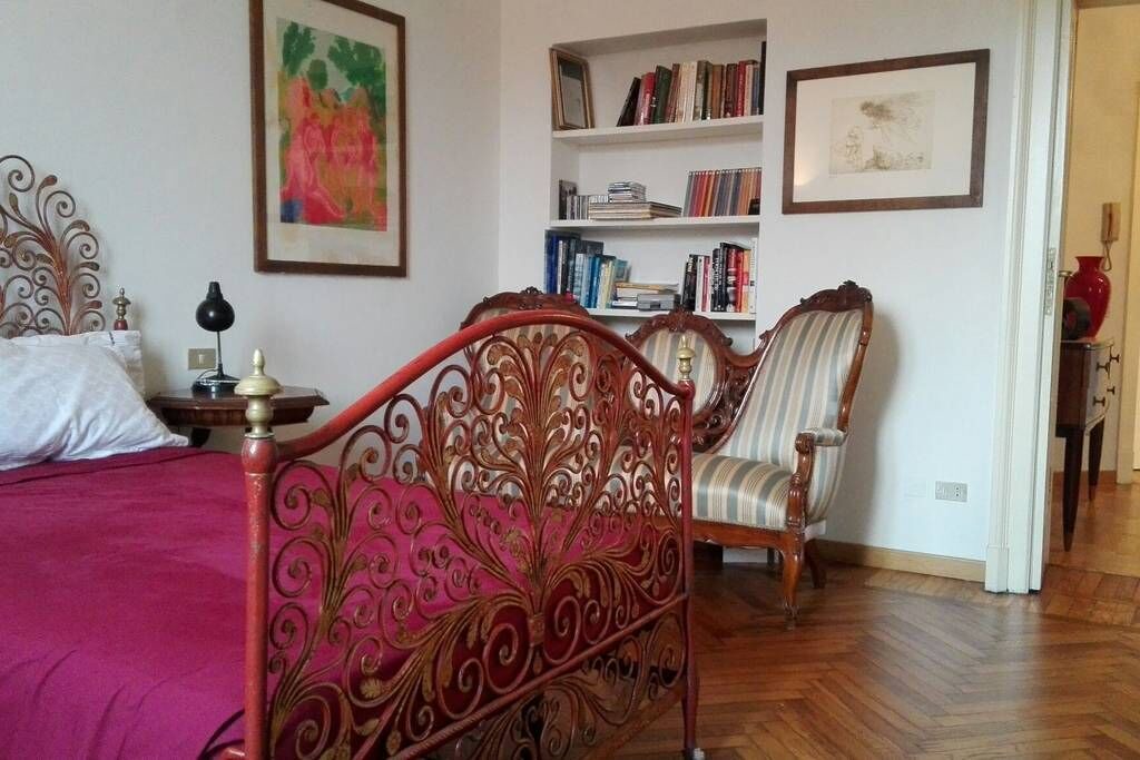 Photo of Bedroom in Magenta