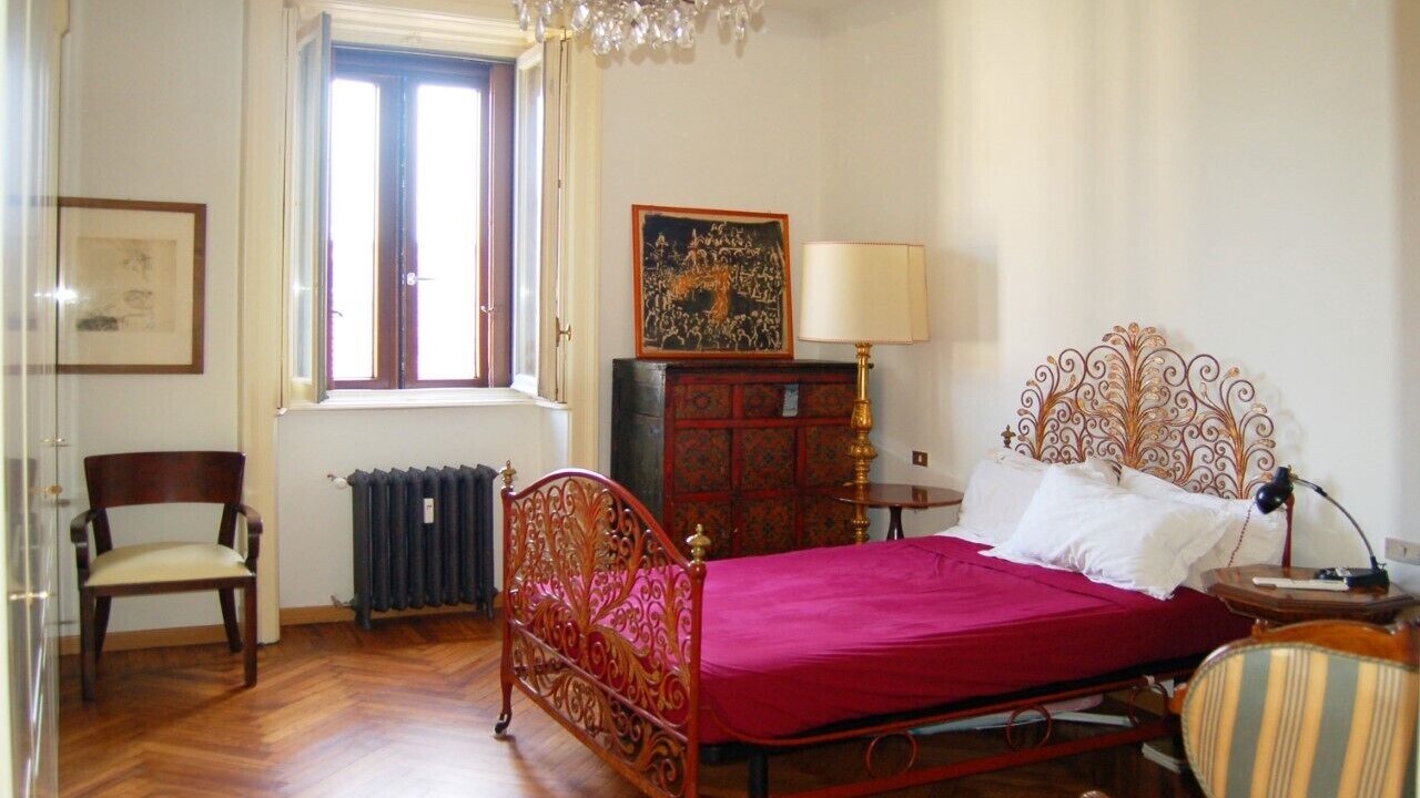 Photo of Bedroom in Magenta