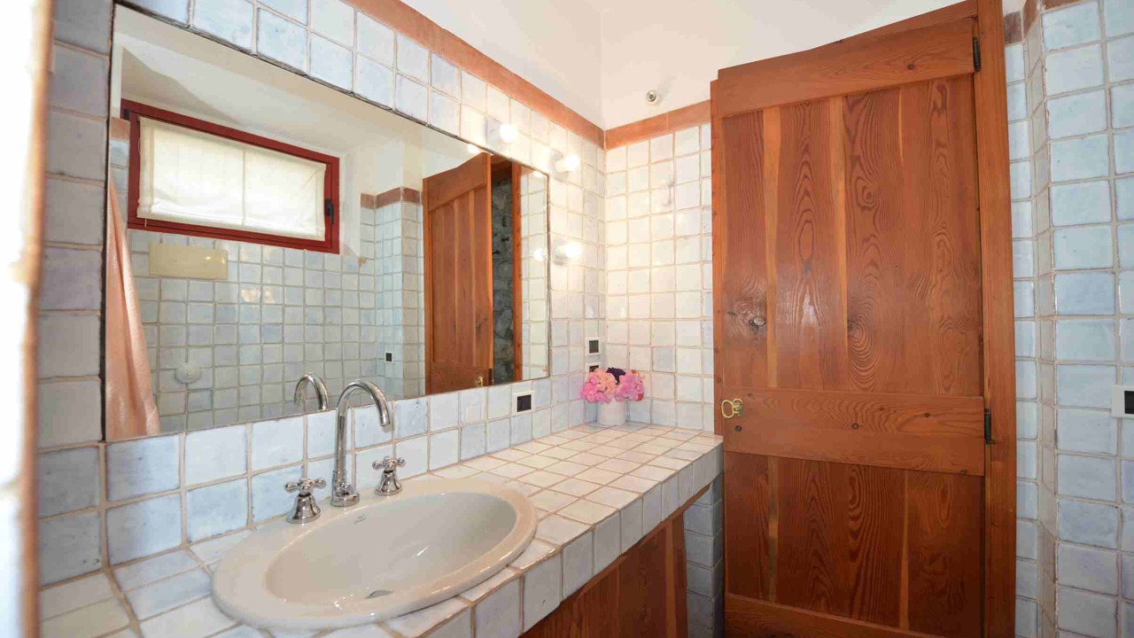Photo of Bathroom in Sale Marasino