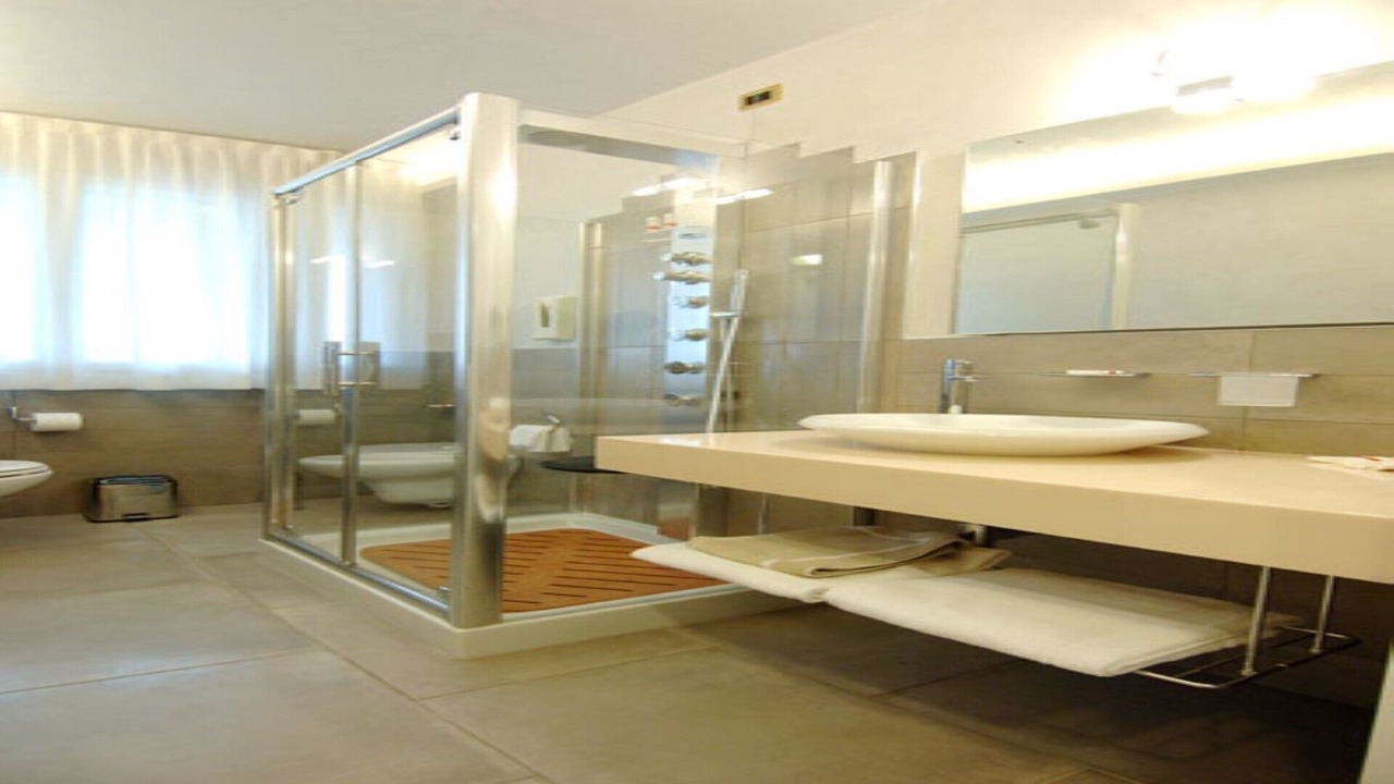 Photo of Bathroom in Mantua