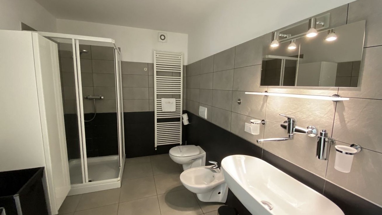 Photo of Bathroom in Colonno