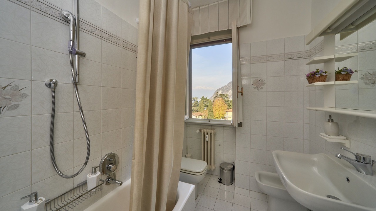Photo of Bathroom in Vezio