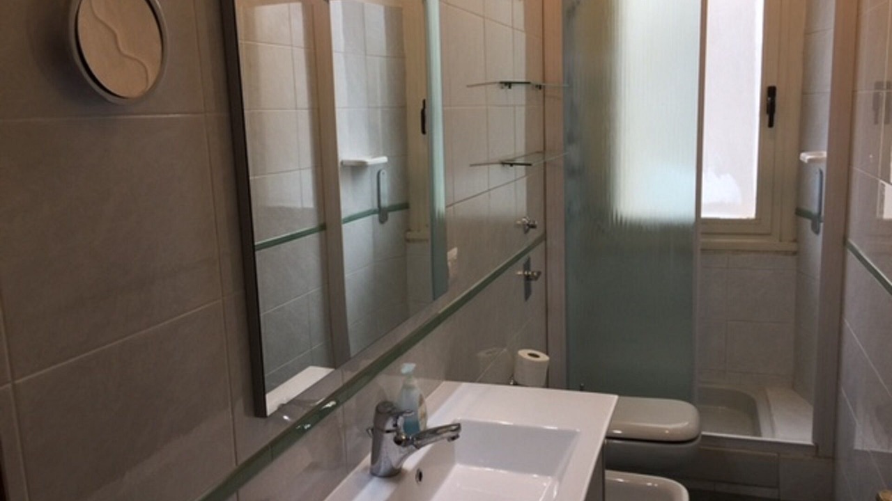 Photo of Bathroom in Magenta