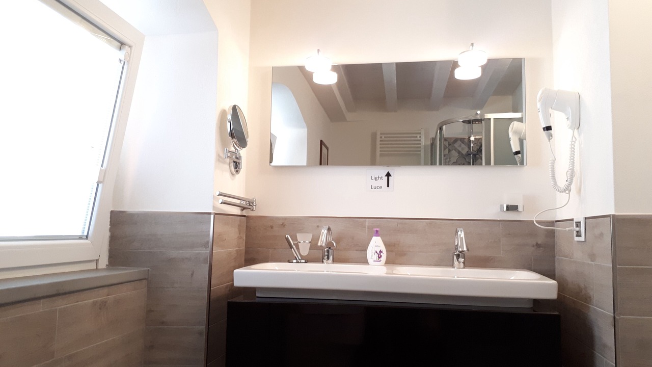 Photo of Bathroom in Peschiera Maraglio