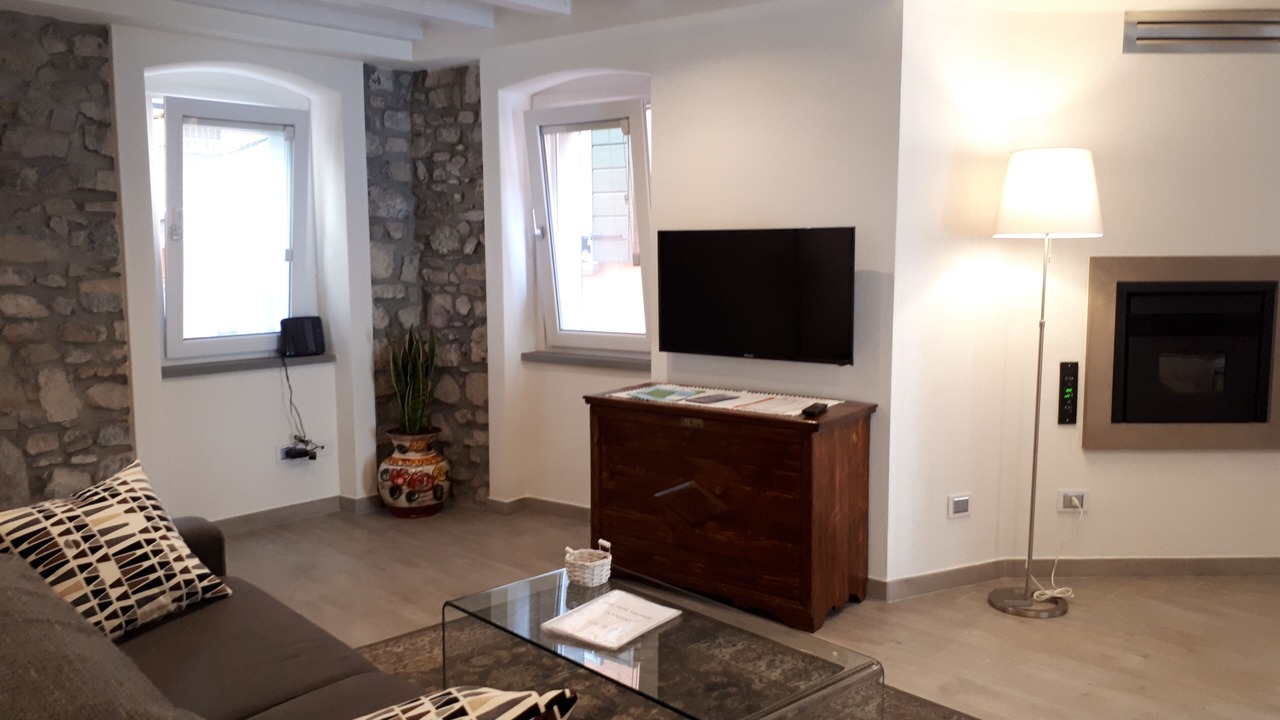 Photo of Livingroom in Peschiera Maraglio