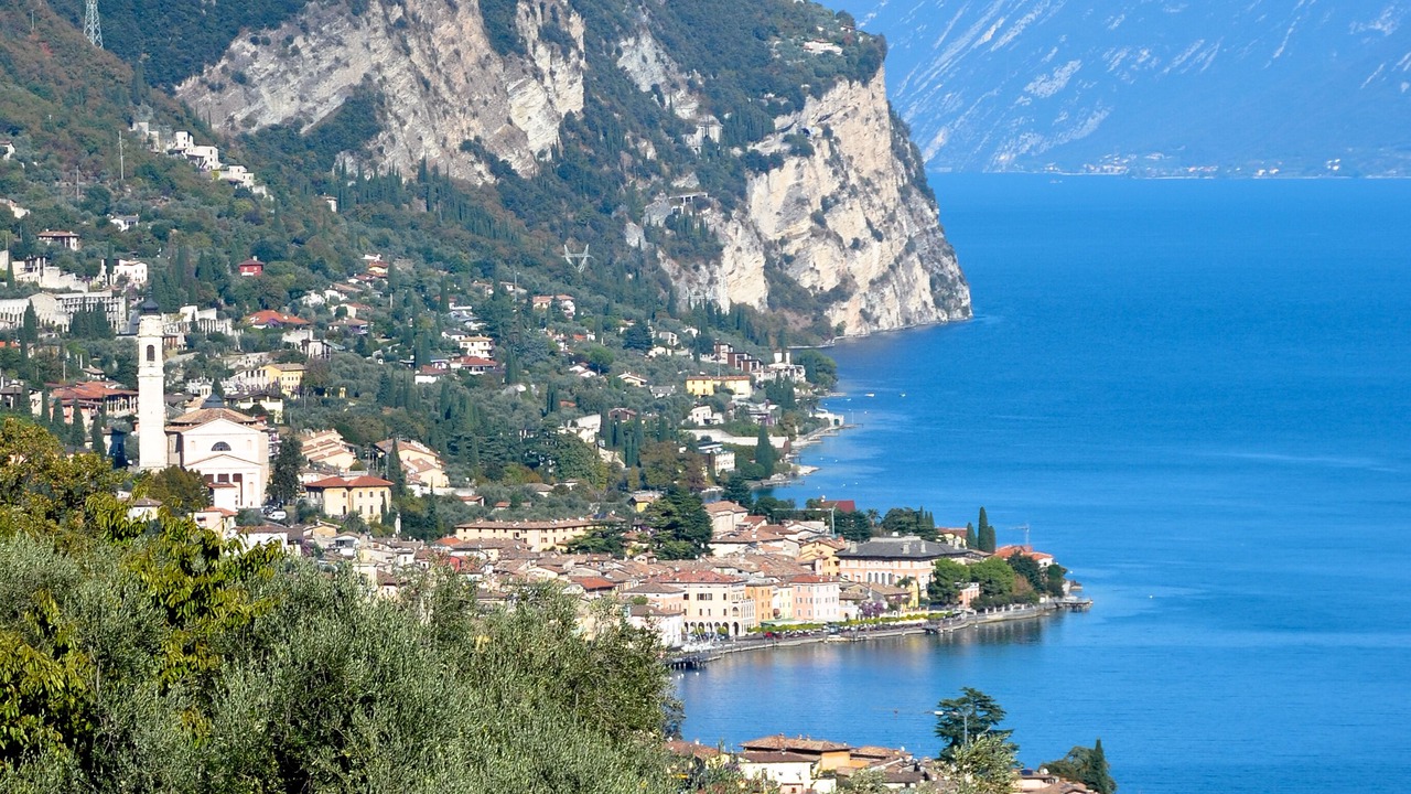 Photo of Others in Fornico