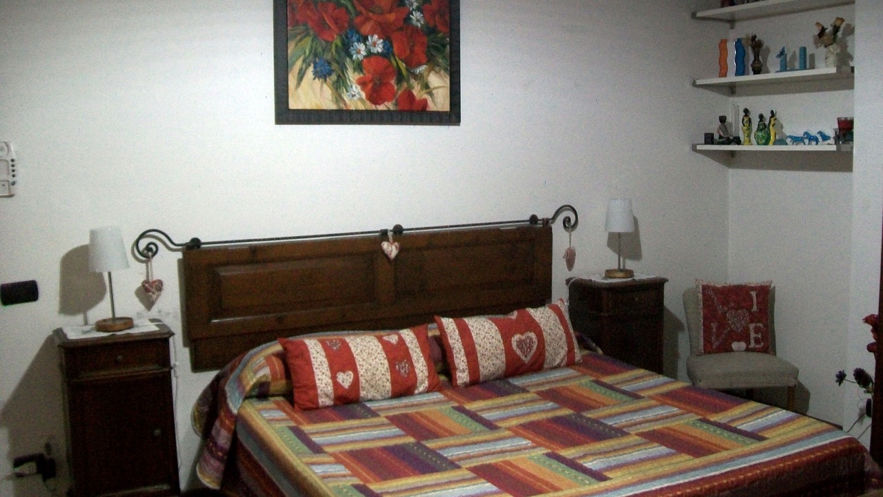 Photo of Bedroom in Mandello del Lario