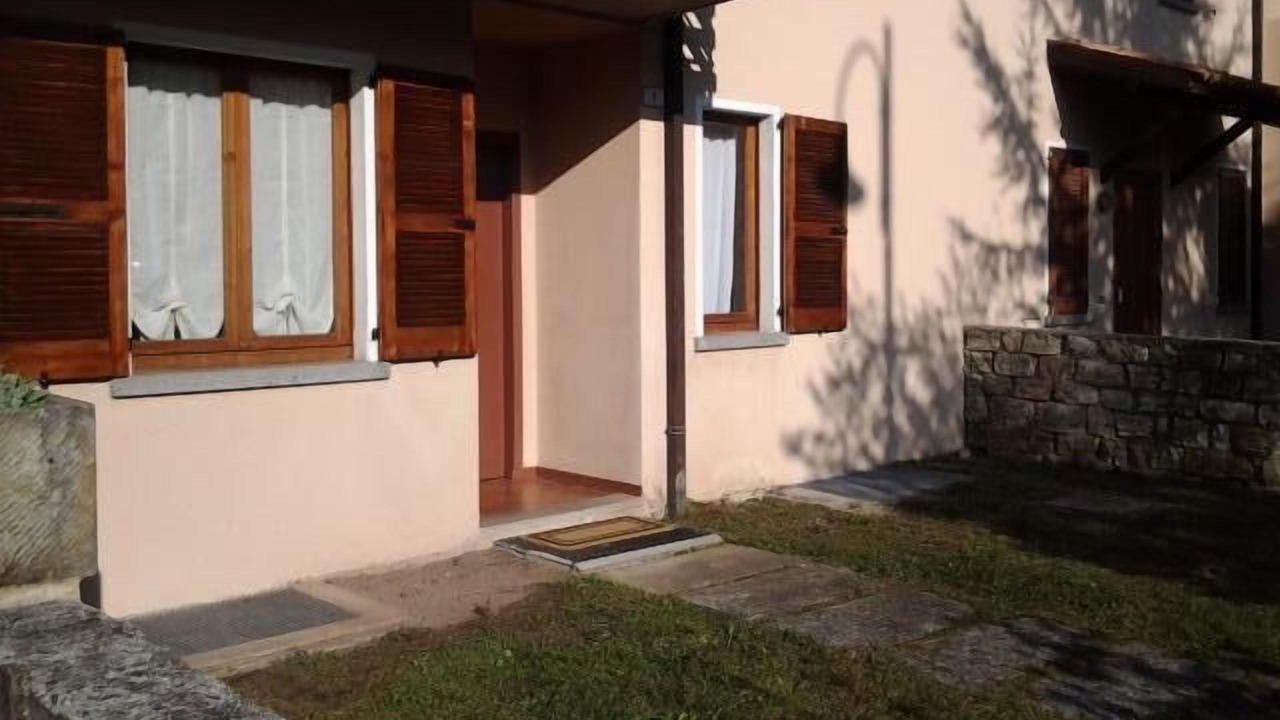 Photo of Outdoor in Crone