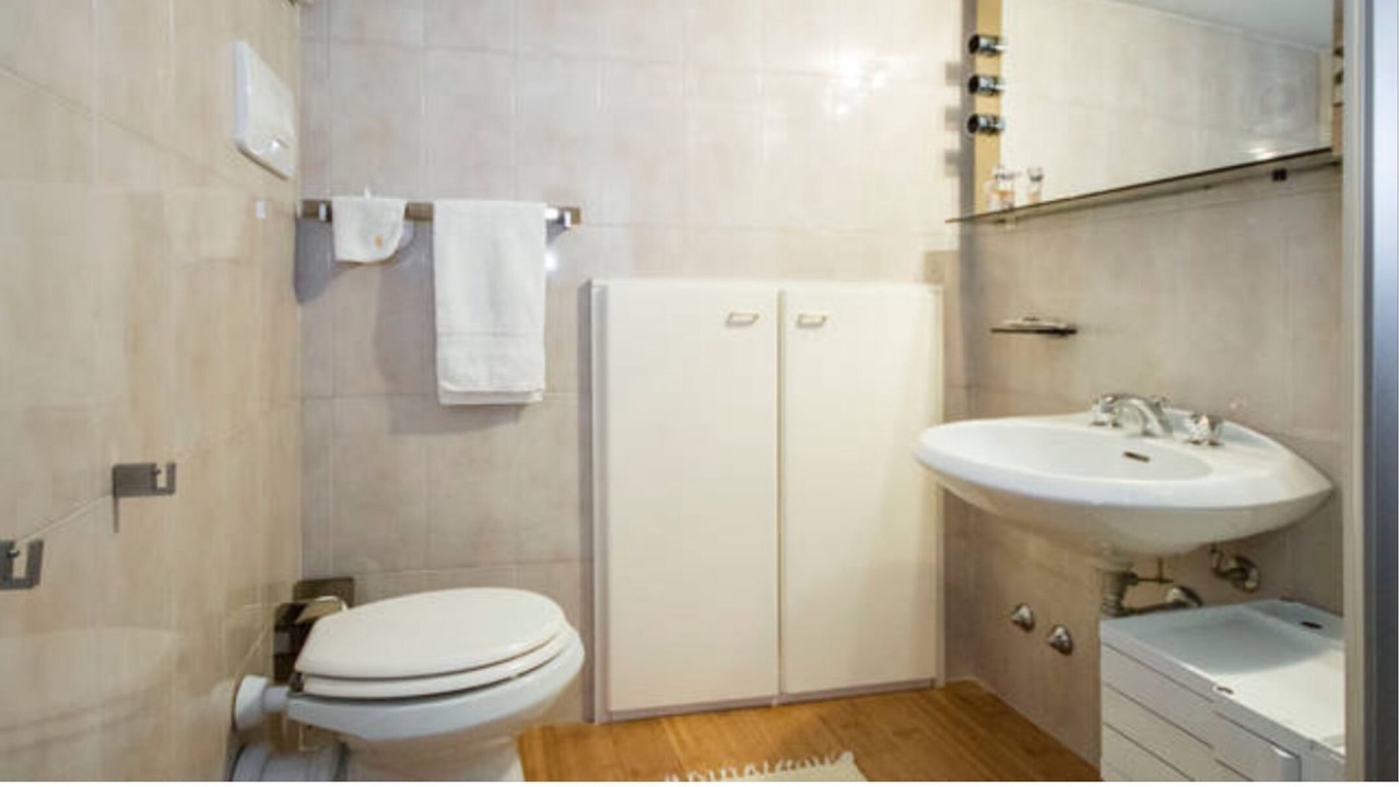 Photo of Bathroom in Torno