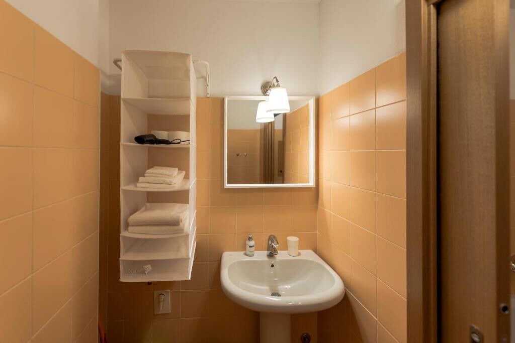 Photo of Bathroom in Predore