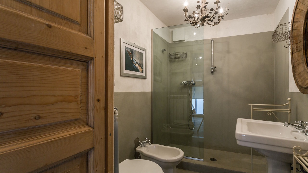 Photo of Bathroom in Roe Volciano