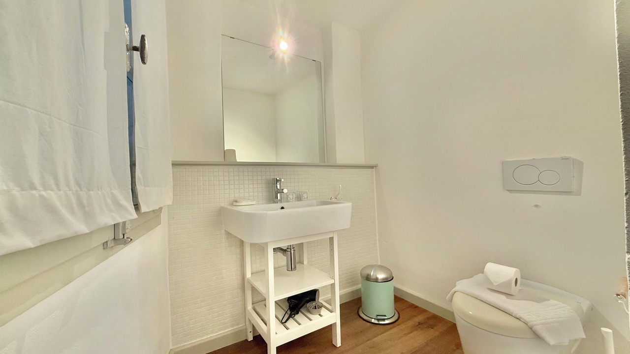 Photo of Bathroom in Colonno