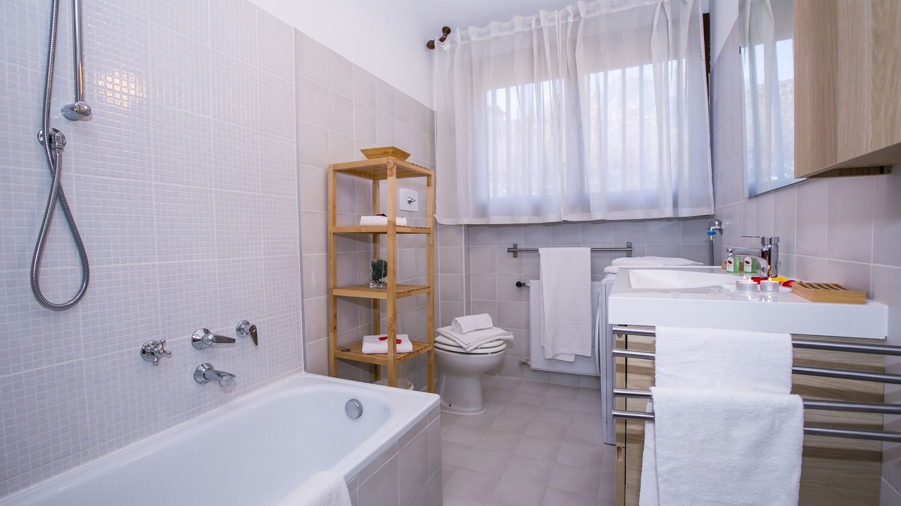 Photo of Bathroom in Cadenabbia