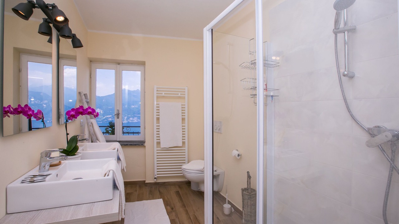 Photo of Bathroom in Naggio