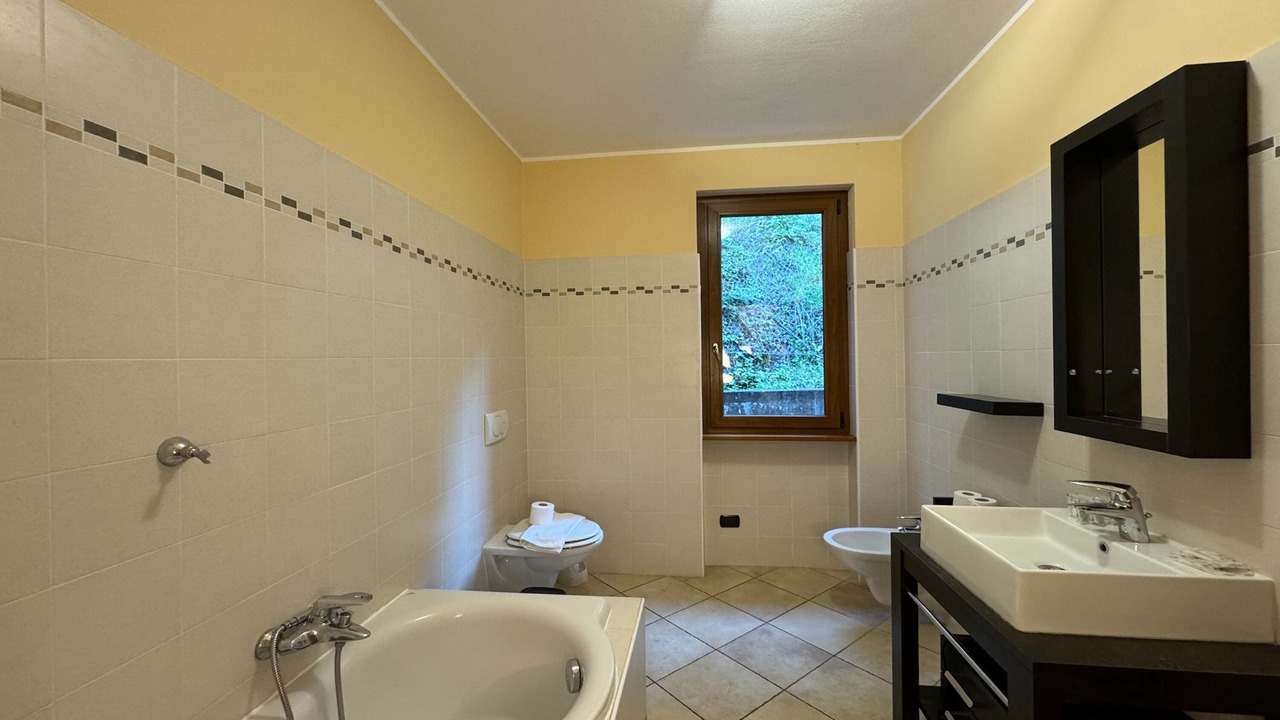 Photo of Bathroom in Menaggio