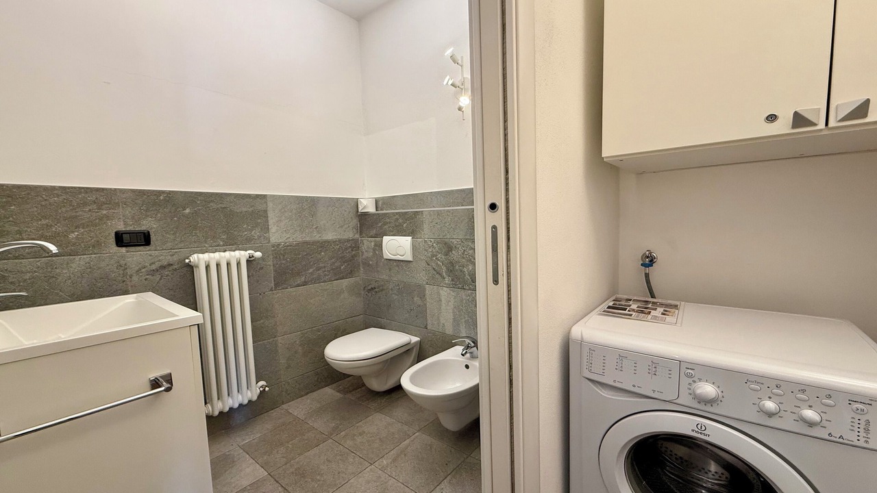 Photo of Bathroom in Calozzo