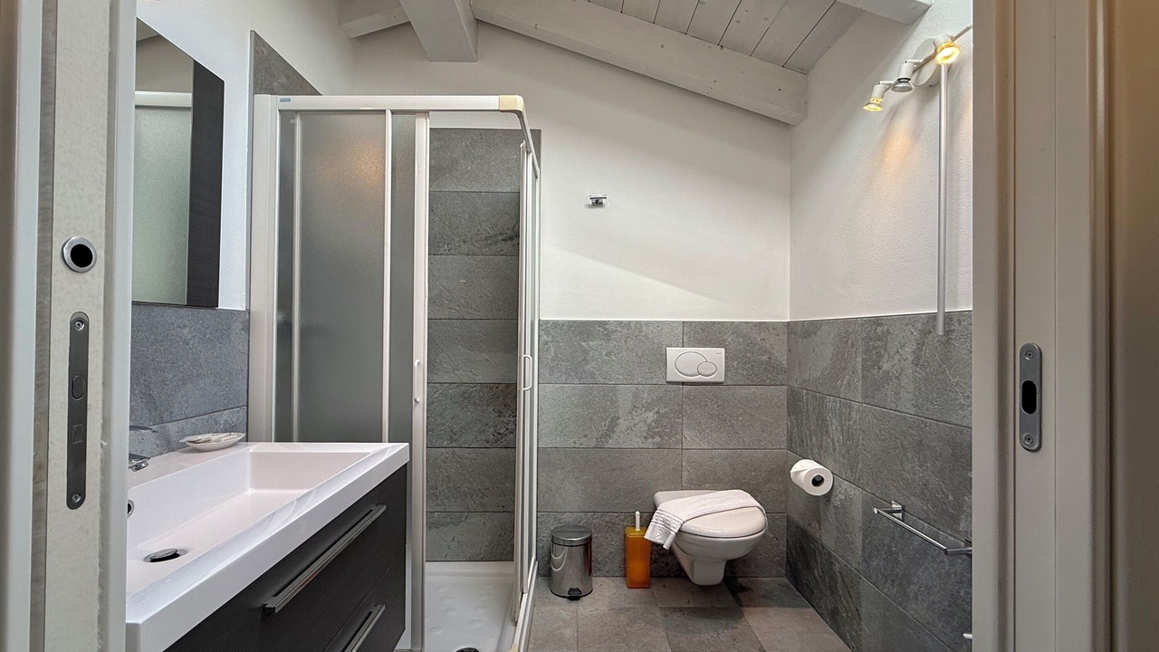 Photo of Bathroom in Calozzo
