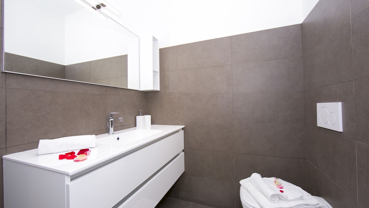 Photo of Bathroom in Menaggio