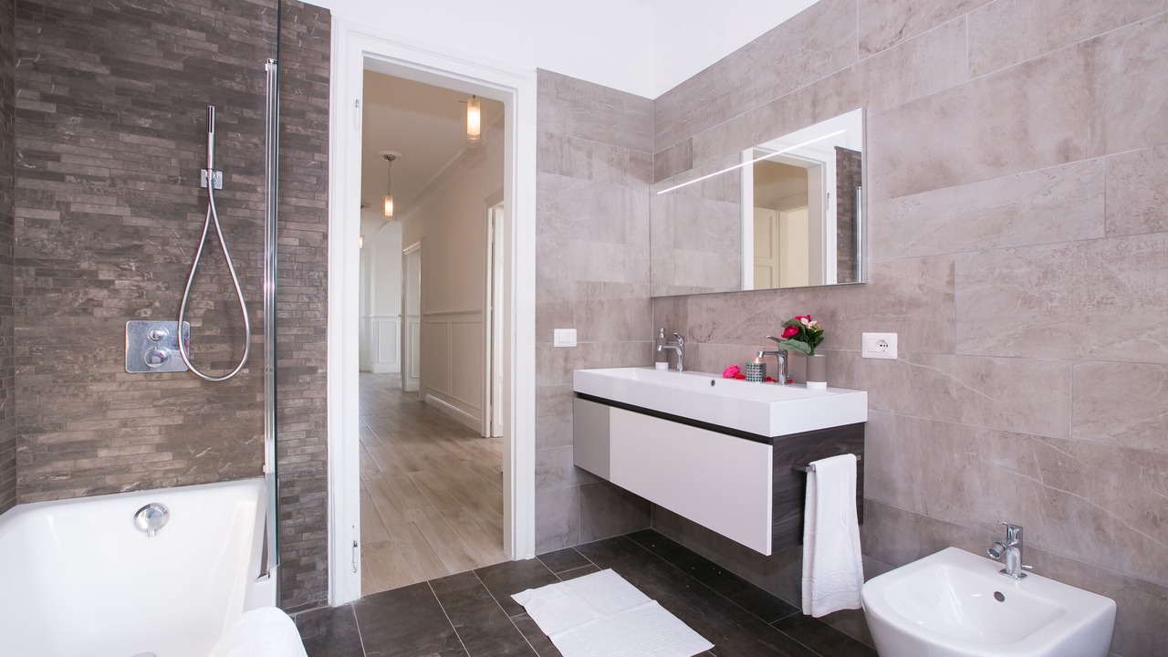 Photo of Bathroom in Menaggio