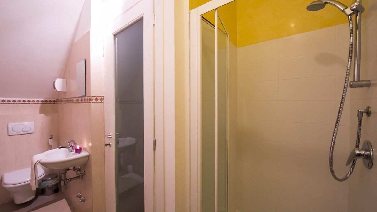 Photo of Bathroom in Laglio