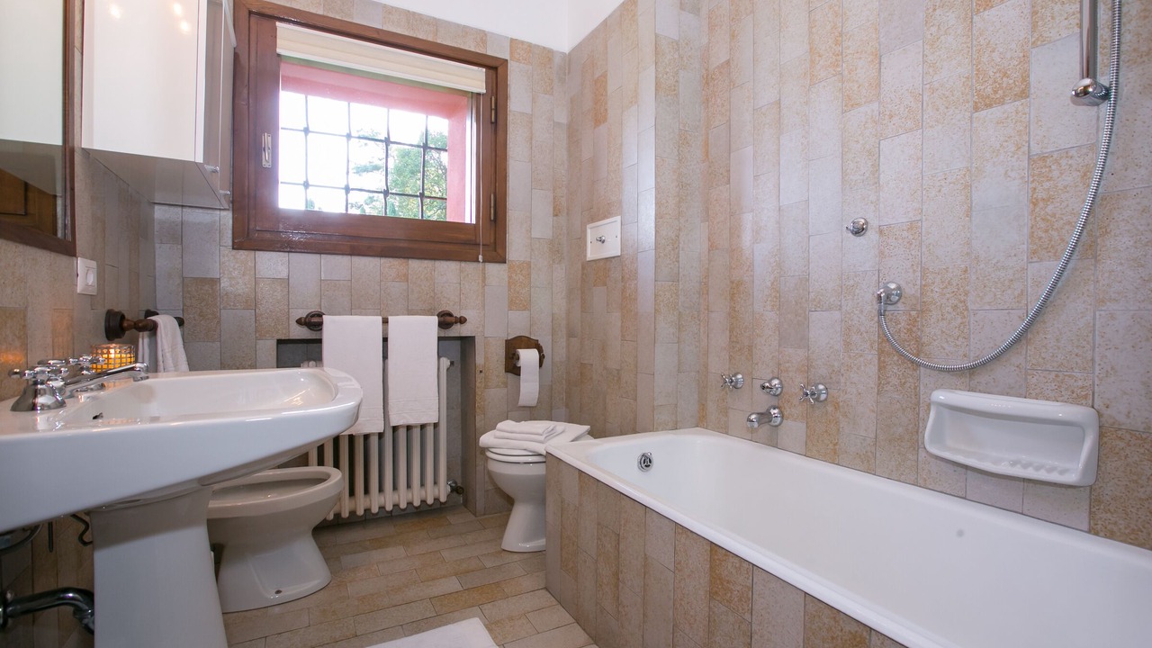 Photo of Bathroom in Cadenabbia