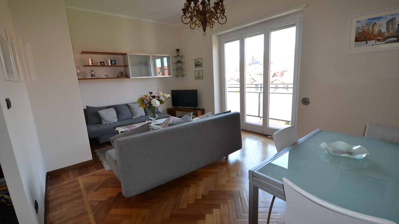 Photo of Livingroom in Downtown