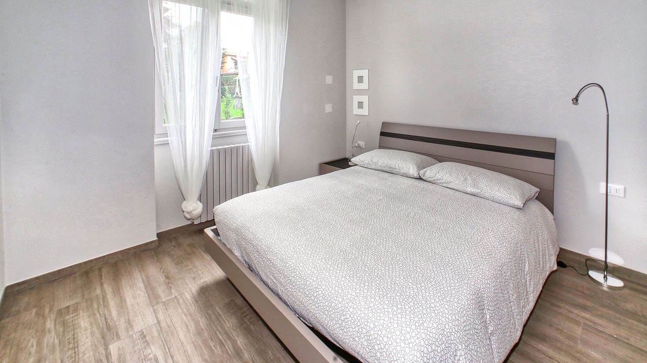 Photo of Bedroom in Colico Piano